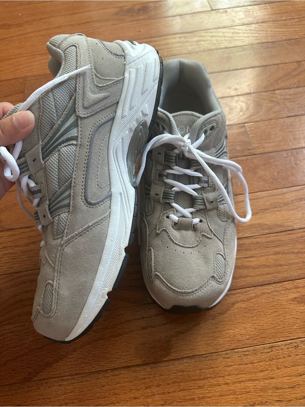Gray Vionic Men’s Walker Shoes size 9.5– excellent condition! - Picture 6 of 8